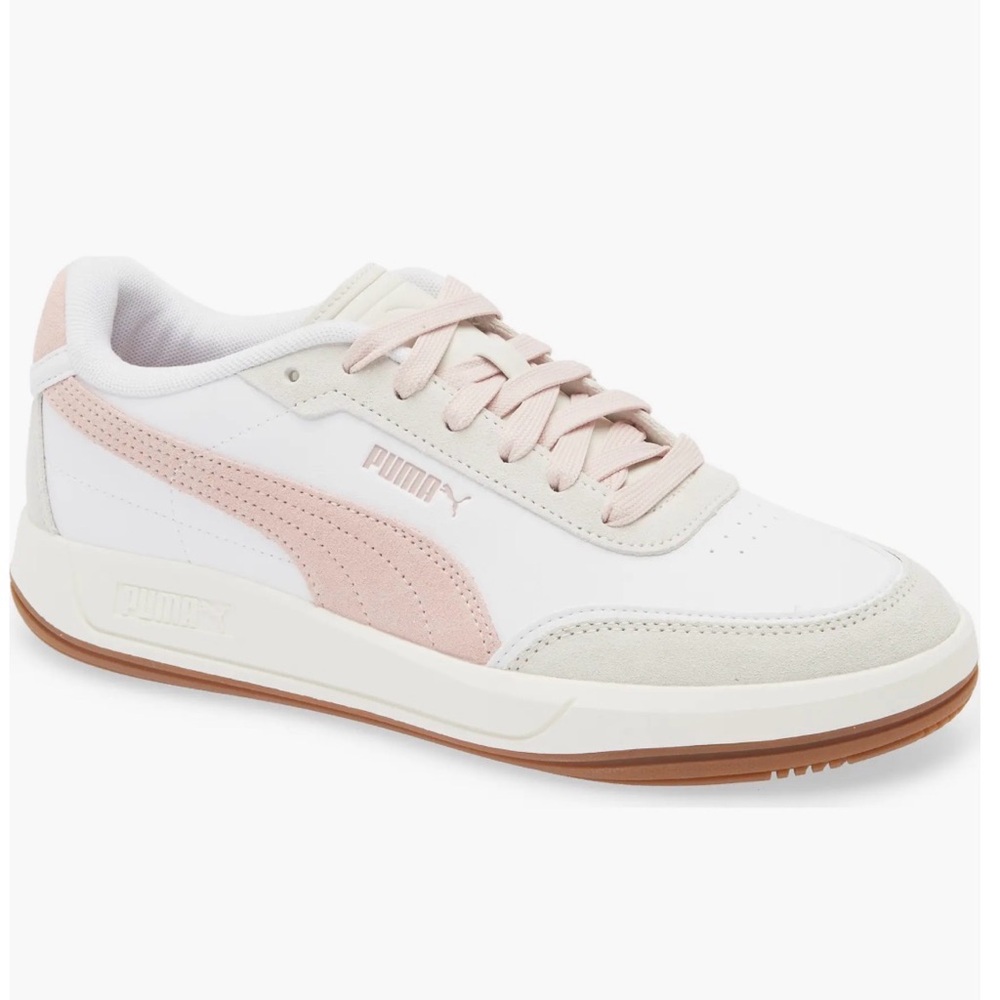 PUMA Women's  Club Pearl Leather Sneaker